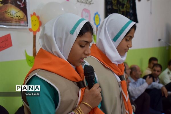 جشن شکوفه ها همزمان با سراسر کشور در مدارس شهر گله‌دار