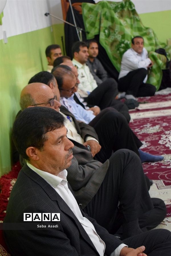 جشن شکوفه ها همزمان با سراسر کشور در مدارس شهر گله‌دار