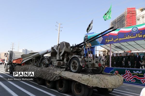 رژه نیروهای مسلح در ارومیه