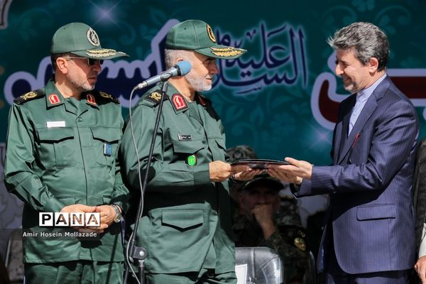 رژه نیروهای مسلح در ارومیه