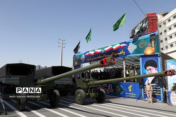 رژه نیروهای مسلح در ارومیه