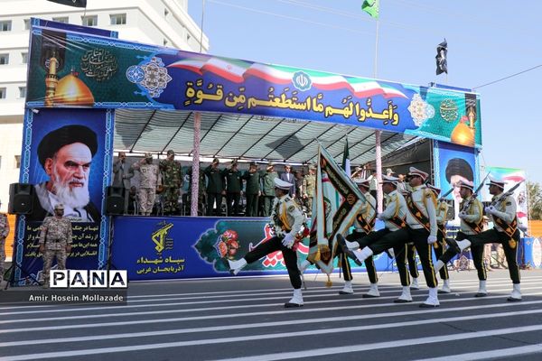 رژه نیروهای مسلح در ارومیه