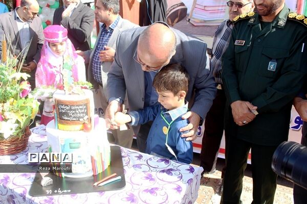 نواختن  زنگ غنچه ها و شکوفه ها در ارومیه-2