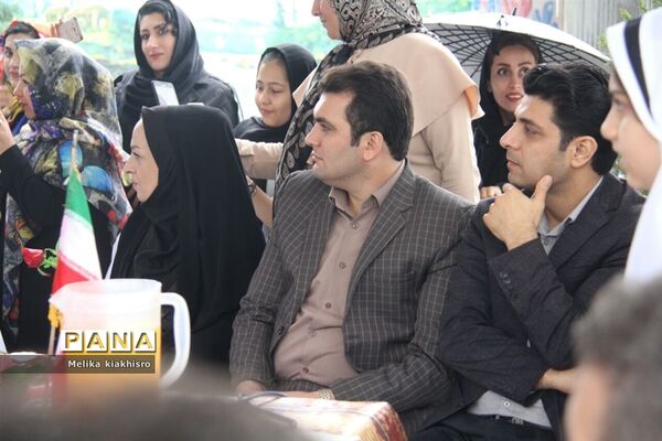 جشن شکوفه‌ها در محمودآباد