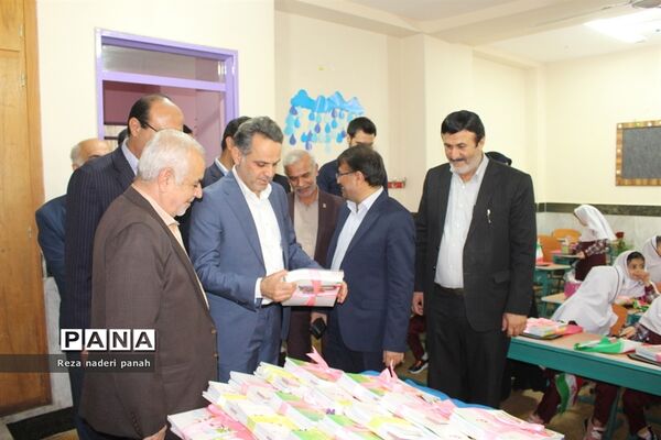 نواختن زنگ شکوفه‌ها در بوشهر