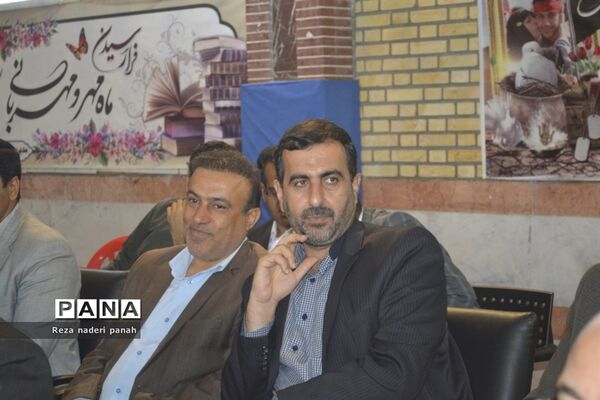 نواختن زنگ شکوفه‌ها در بوشهر