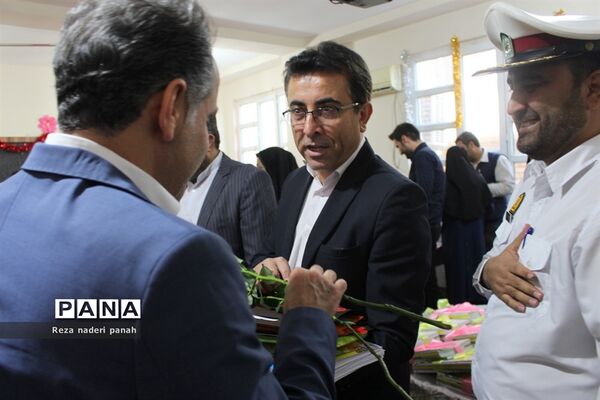 نواختن زنگ شکوفه‌ها در بوشهر