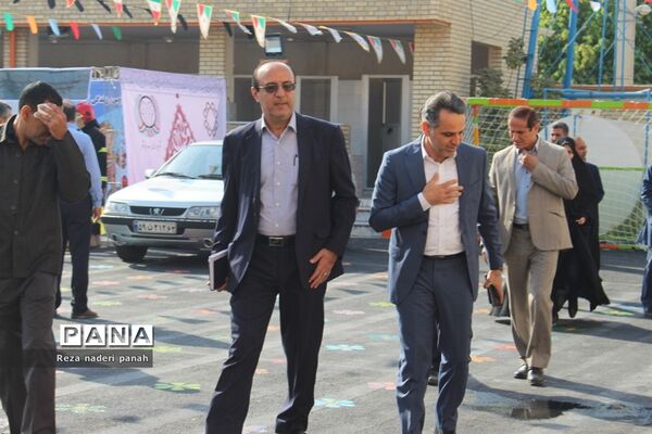 نواختن زنگ شکوفه‌ها در بوشهر