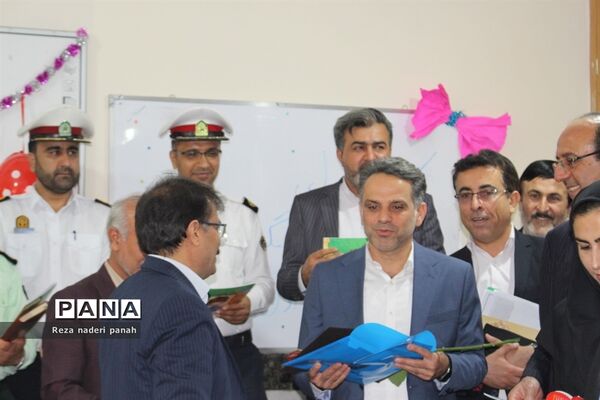 نواختن زنگ شکوفه‌ها در بوشهر