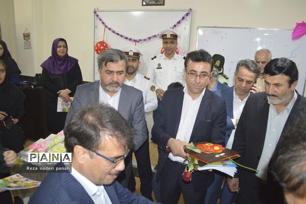 نواختن زنگ شکوفه‌ها در بوشهر