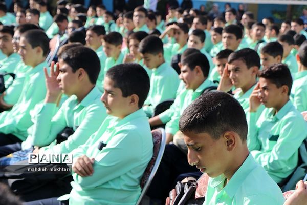 طنین زنگ مهر و مقاومت در مدارس یزد