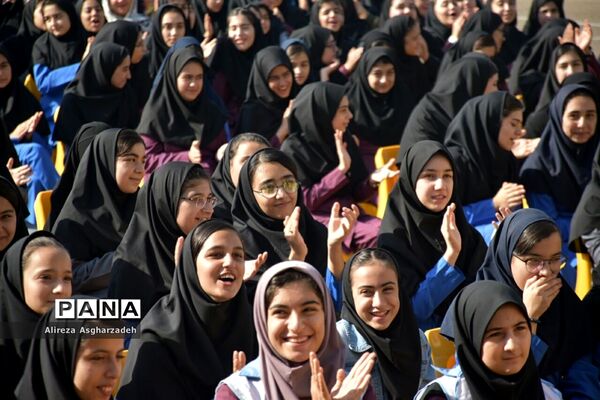 مراسم نمادین آغاز سال تحصیلی جدید در بابلسر