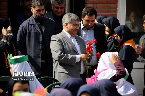 زنگ مهر و مقاومت در چهاردانگه طنین انداز شد