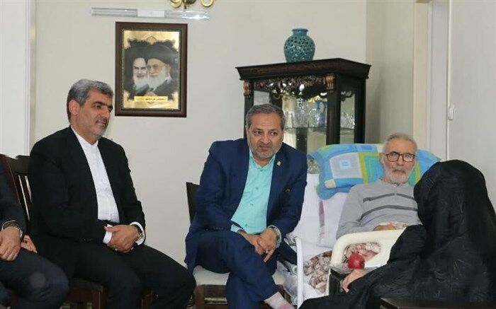 معاون فرهنگی آموزش و پرورش: دیدار با خانواده معظم شهدا روحیه انقلابی را تقویت می‌کند