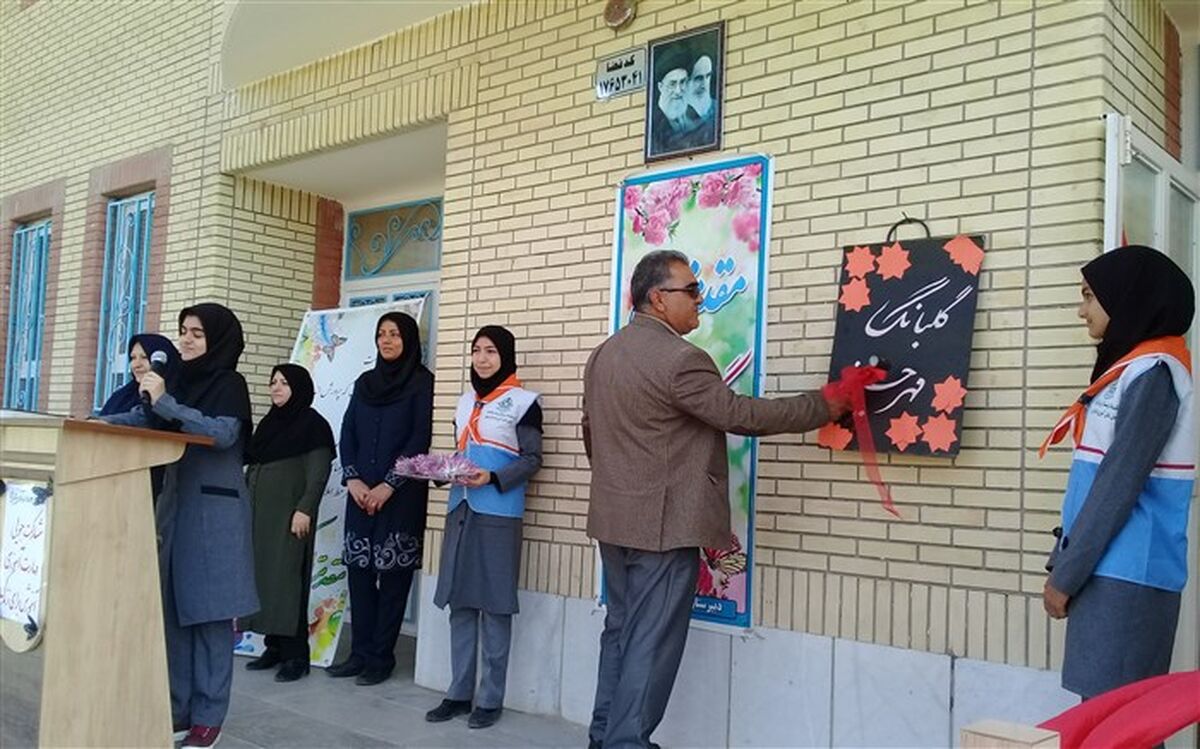 نواختن گلبانگ مهر حسینی ،شور زینبی در دبیرستان حضرت زینب (س) کاشمر