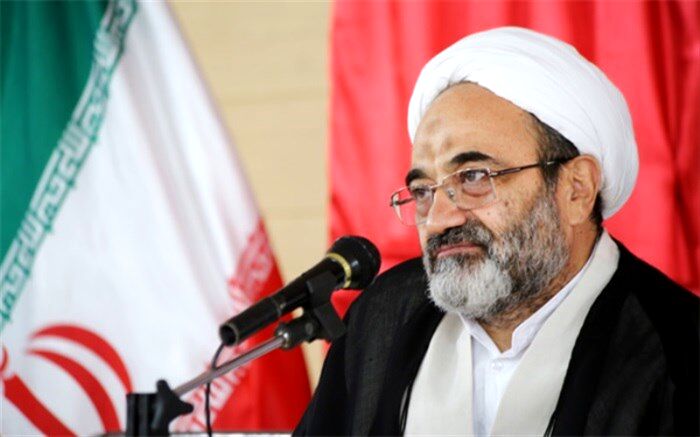 رئیس سازمان پژوهش: گروه‌های آموزشی به دانش‌آموزان مجال نقد کتاب درسی بدهند