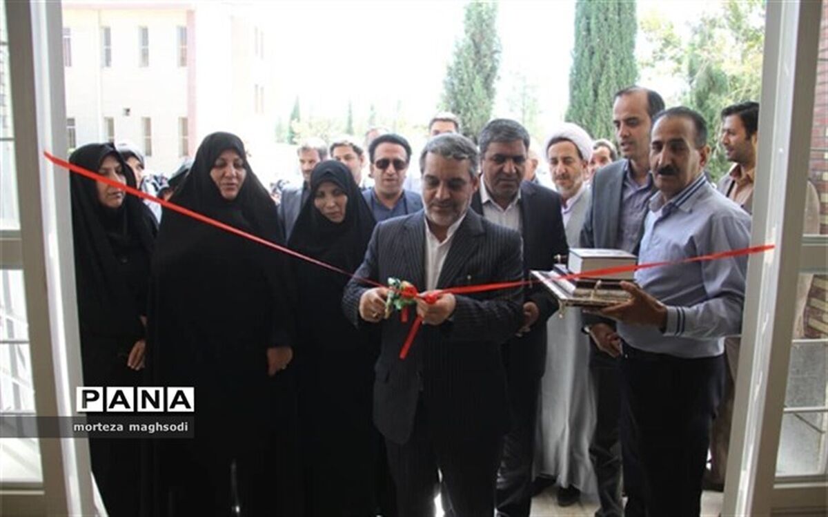 هنرستان فنی و حرفه ای و کاردانش دخترانه 13 کلاسه خیرساز "مرحوم سید هاشم مهدوی" منطقه ماهان افتتاح شد