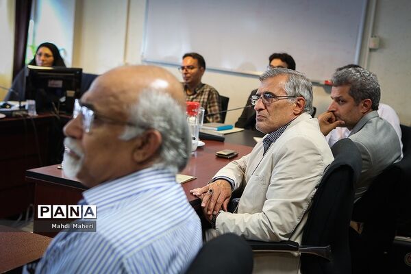 نشست صمیمی کارگروه فرهنگی هنری انتخاب کتاب مسابقات دانایی توانایی