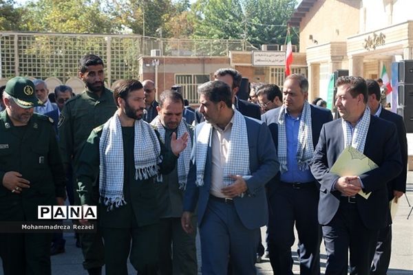 آیین بزرگداشت هفته دفاع مقدس در اداره‌کل آموزش و پرورش شهرستان‌های استان تهران