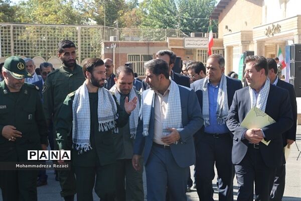 آیین بزرگداشت هفته دفاع مقدس در اداره‌کل آموزش و پرورش شهرستان‌های استان تهران