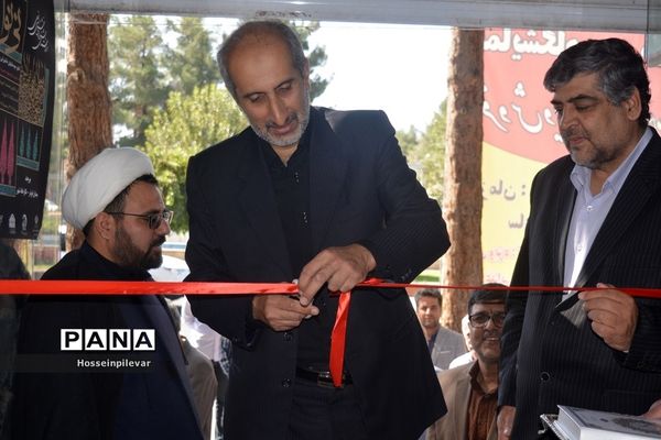 افتتاح نمایشگاه خط و چیدمان‌های عاشورایی در نگارخانه شهر بیرجند