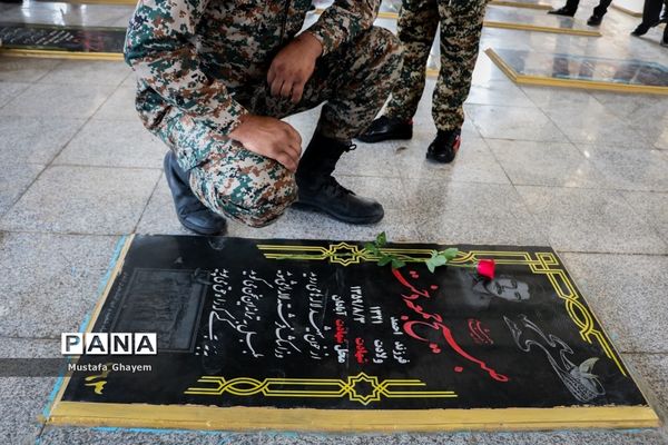 آیین غبارروبی گلزار شهدا به مناسبت سالروز شکست حصر آبادان