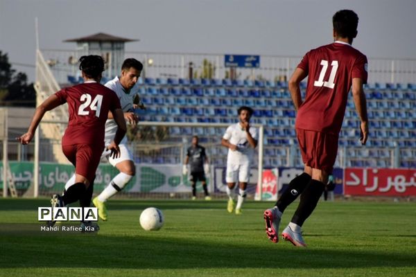 دیدار تیم‌های فوتبال ماشین‌سازی تبریز و شاهین بوشهر