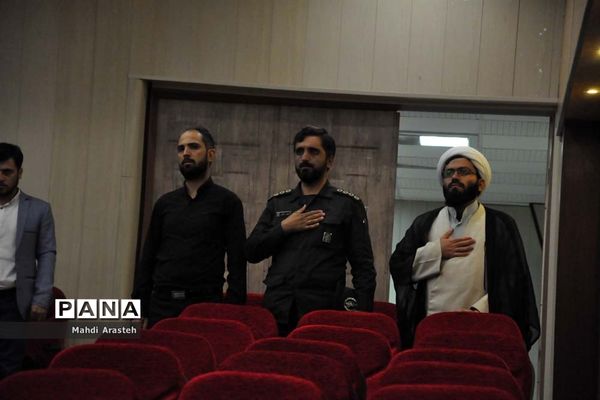 شب شعر و خاطره شوق شهادت به مناسبت هفته دفاع مقدس