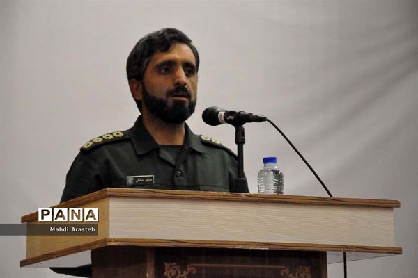 شب شعر و خاطره شوق شهادت به مناسبت هفته دفاع مقدس