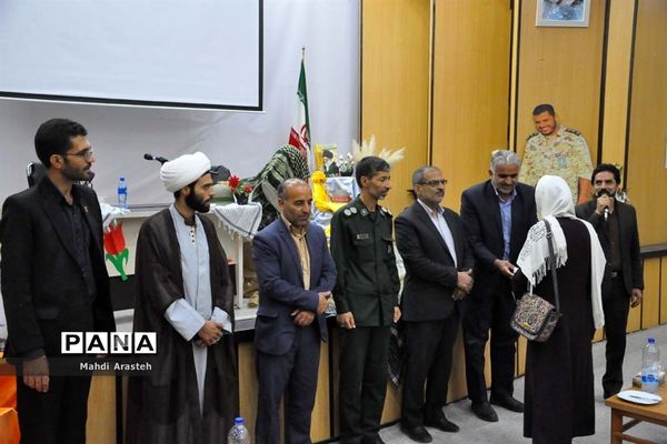 شب شعر و خاطره شوق شهادت به مناسبت هفته دفاع مقدس