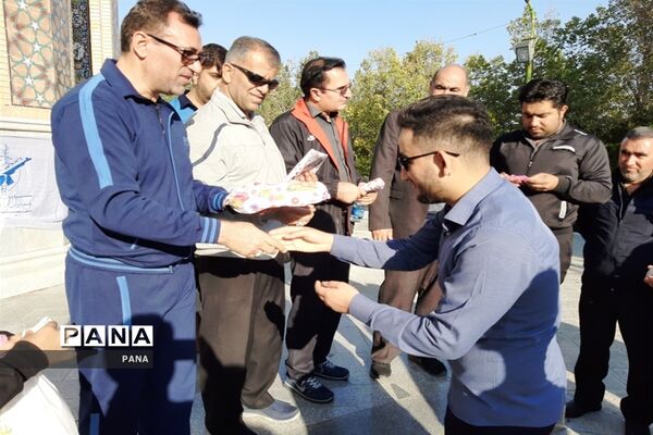 پیاده‌روی فرهنگیان بسیجی به‌مناسبت گرامیداشت هفته دفاع مقدس و آغاز سال تحصیلی جدید