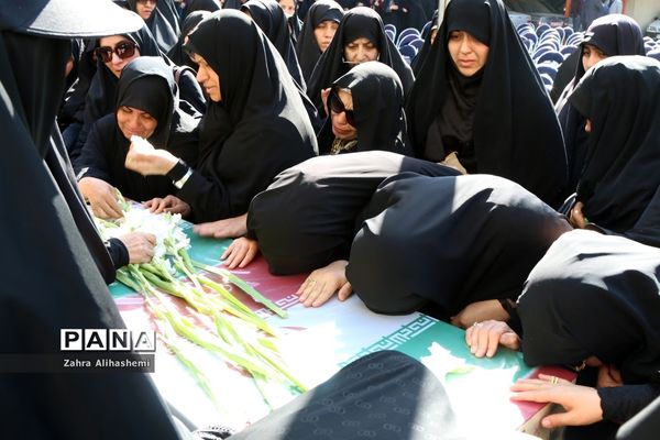 تشیع پیکر شهید گمنام در صبحگاه مشترک بسیج فرهنگیان تهران