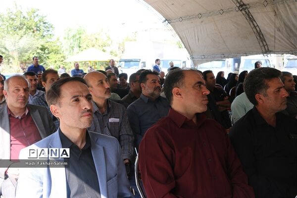 کاروان مهر با نشاط با هدف توزیع وسایل و تجهیزات ورزشی مدارس شهرستان‌های استان تهران