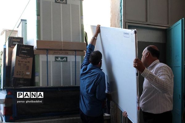 کارناوال تجهیزات مدارس کم برخوردار در استان یزد