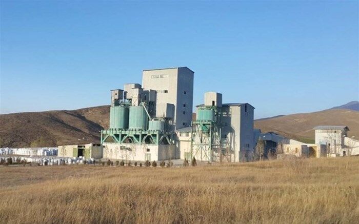 استاندار آذربایجان شرقی اعلام کرد: 3 تا 5 میلیارد تن ذخایر کشف شده نفلین‌سینیت در شهرستان سراب