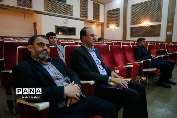 کارگاه‌های آموزشی گفتمان پیشرفت علم و تبیین بیانیه گام دوم انقلاب برای نمایندگان مجلس دانش‌آموزی