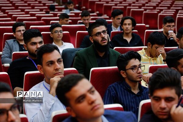 کارگاه‌های آموزشی گفتمان پیشرفت علم و تبیین بیانیه گام دوم انقلاب برای نمایندگان مجلس دانش‌آموزی