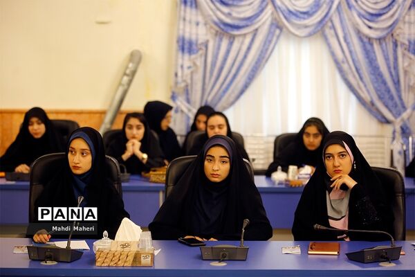 کارگاه‌های آموزشی گفتمان پیشرفت علم و تبیین بیانیه گام دوم انقلاب برای نمایندگان مجلس دانش‌آموزی