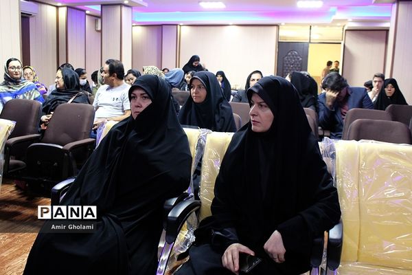 همایش تجلیل از نفرات برتر کنکور چهاردانگه