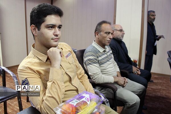 همایش تجلیل از نفرات برتر کنکور چهاردانگه