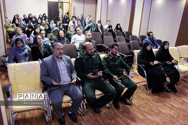 همایش تجلیل از نفرات برتر کنکور چهاردانگه