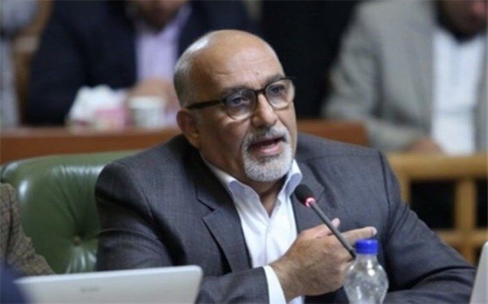 خلیل‌آبادی: وظیفه مراقبت از مجسمه ها و تجهیزات شهری با پلیس است نه شورای شهر