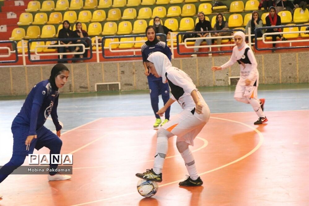 بازی فوتسال شهروند ساری و پویندگان شیراز