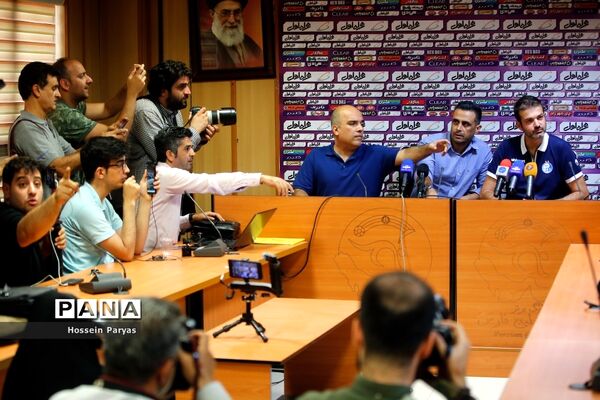 نشست خبری مربیان استقلال و پرسپولیس پیش از بازی دربی
