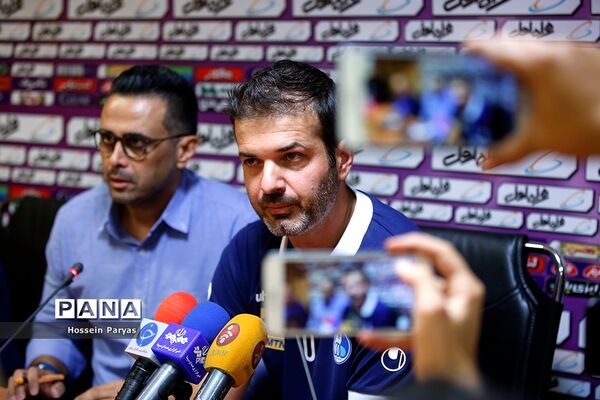 نشست خبری مربیان استقلال و پرسپولیس پیش از بازی دربی