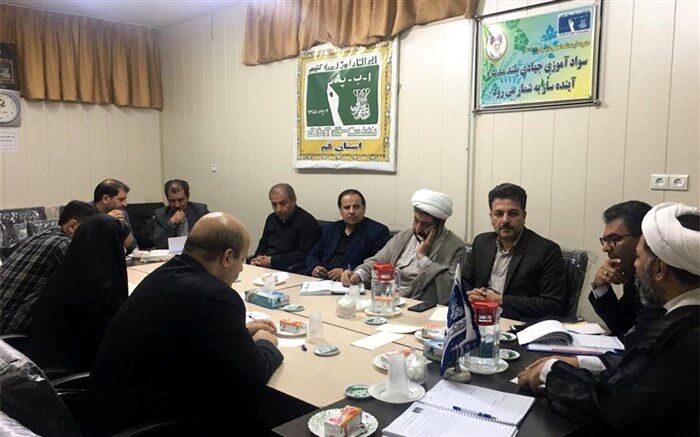 سوادآموزی با محوریت انجمن اولیا و مربیان در مدارس به عنوان کانون محله باید در اولویت باشد