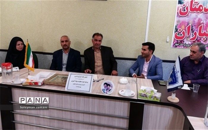 معاون سواد آموزی آموزش و پرورش اصفهان:با توانمند سازی اولیا و دانش آموزان به کیفیت بخشی آموزش کمک کنیم