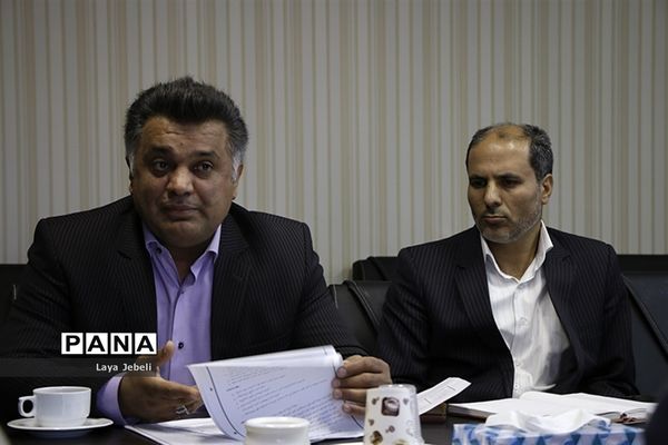 اولین شورای سیاست‌گذاری کمیته امداد امام خمینی(ره) و سازمان دانش‌آموزی