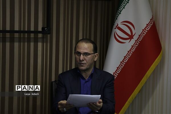 اولین شورای سیاست‌گذاری کمیته امداد امام خمینی(ره) و سازمان دانش‌آموزی