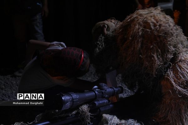 نمایشگاه هفته دفاع مقدس در قم